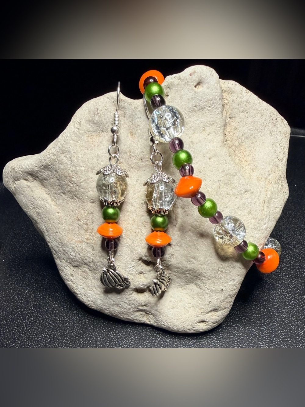 ✨Handmade✨ Halloween Theme Beaded Bracelet and Earrings Set